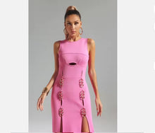 Load image into Gallery viewer, Maxi dress with rings and split
